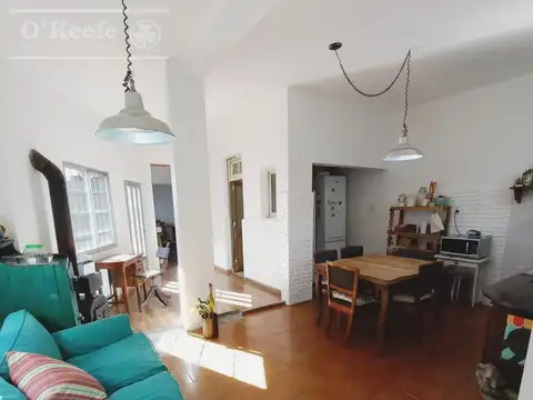 Casa en Venta con 2 cocheras