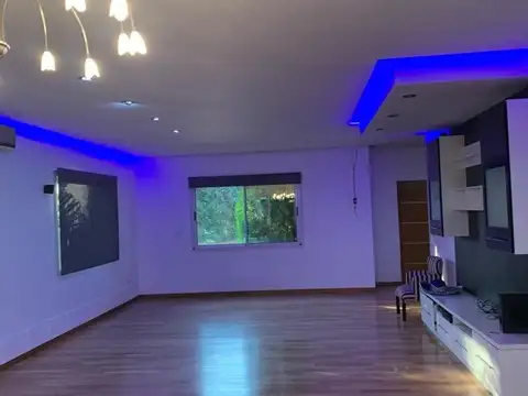 Casa en Venta con 9 cocheras