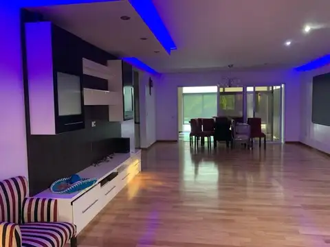 Casa 5 ambientes con 5 baños