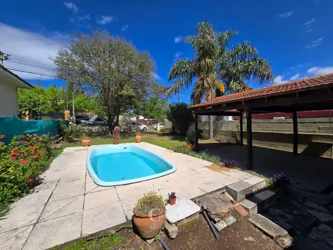 Casa 5 ambientes con 2 baños