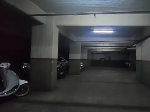 Av. La Plata al 300 Cochera en Caballito