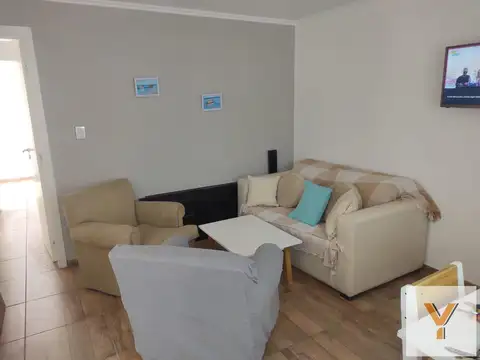 Casa 9 ambientes con 3 baños