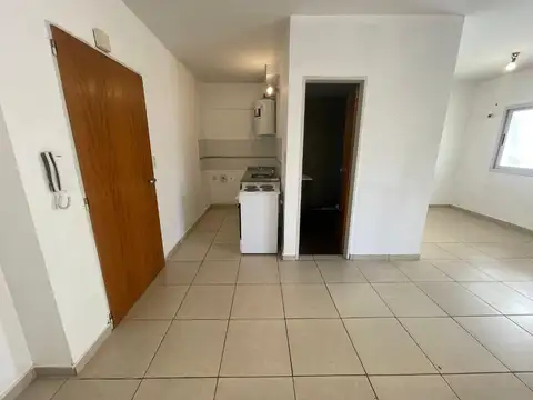 AMPLIO MONOAMIENTE CON BALCON EN ZONA CENTRICA RAMOS MEJIA