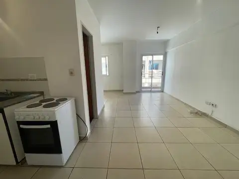 AMPLIO MONOAMIENTE CON BALCON EN ZONA CENTRICA RAMOS MEJIA