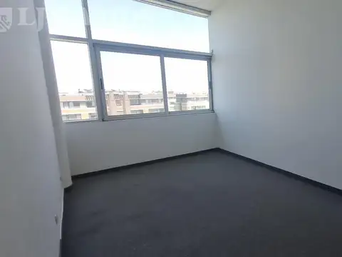 Oficina 3 ambientes con 1 baño