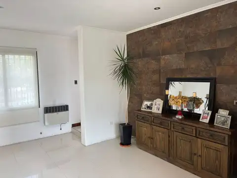 Casa 7 ambientes con 3 baños