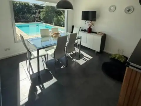 Casa 5 ambientes con 3 baños