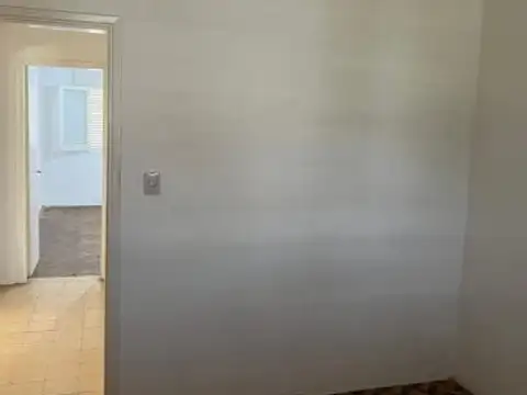 Casa 6 ambientes con 1 baño