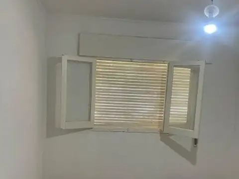 Casa en Alquiler con 1 cochera