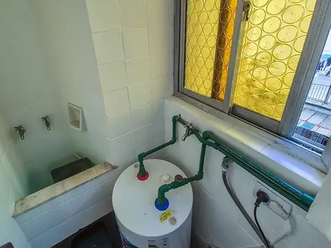 Departamento 2 ambientes luminoso balcon frances muy buen estado en Barrio Norte