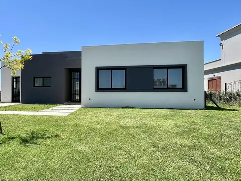 Casa en Venta en Puertos del Lago en una planta