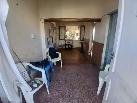 Casa 4 ambientes con 1 baño