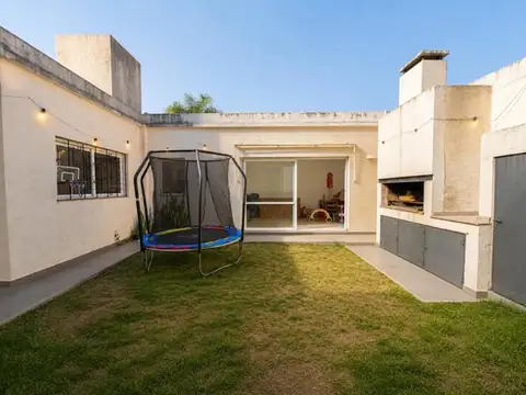 Casa en Venta con 5 cocheras