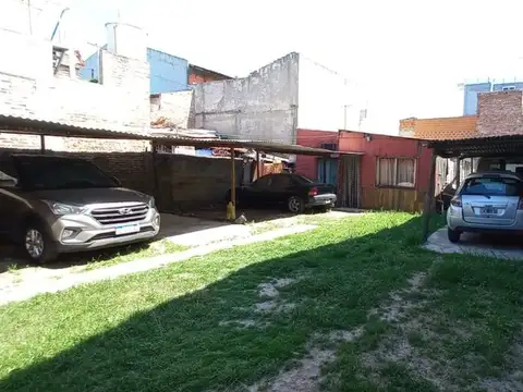 LOTE DE 11,20 X 24,24 C/ PREFABRICADA A DEMOLER.