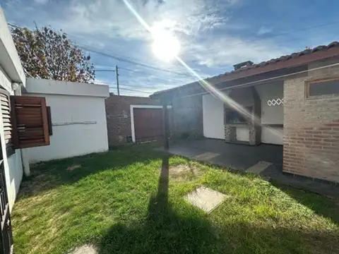 CASA 2 DORM MAS DEPTO ESCRITURA AMEGUINO SUD