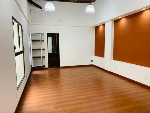 VENTA DEPTO OFICINA COMERCIAL SEMIPISO MICROCENTRO