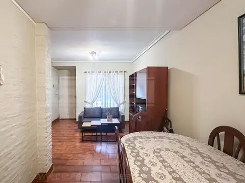 Casa 4 ambientes con 1 baño