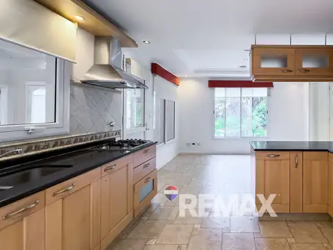 Casa en Venta en Solar Del Bosque, USD 300.000