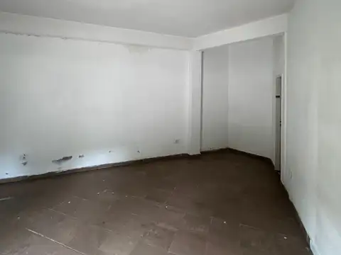 Local - Alquiler - Argentina, La Matanza - AV LURO 5479