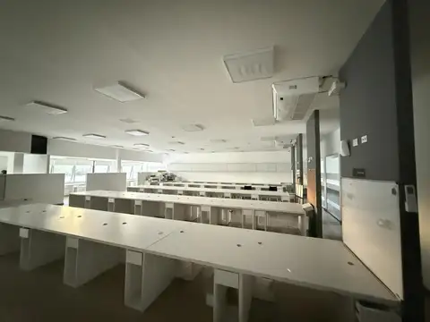 Oficina Monoambiente con 11 baños