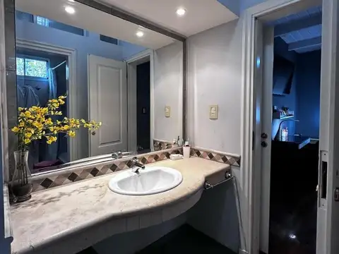 CASA EN VENTA  -3 DORMITORIOS - CERRO DE LAS ROSAS  