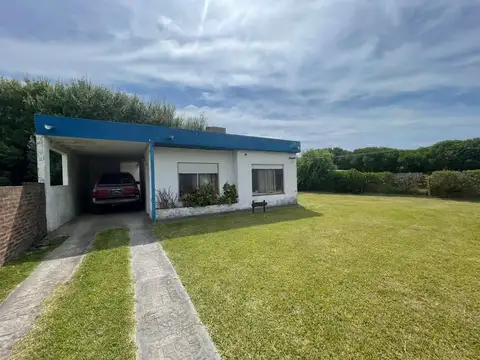 VENTA CASA 2 AMBIENTES SOBRE DOS LOTES MAR DE COBO