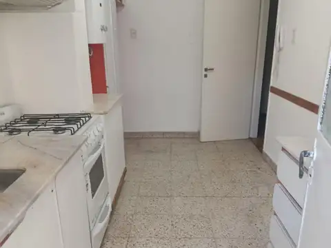 VENTA. Departamento 2 dormitorios con balcón.