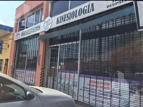 Local de 350m2 en alquiler - Avenida La Plata 2600 - Quilmes