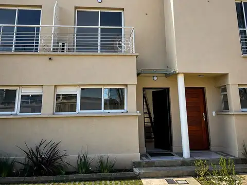 Departamento Triplex  en Alquiler en Petrel Village, Pilar, G.B.A. Zona Norte