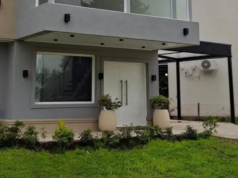 Casa en Country Los Paraísos