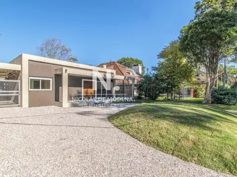 Casa moderna a estrenar en barrio residencial de Punta del Este