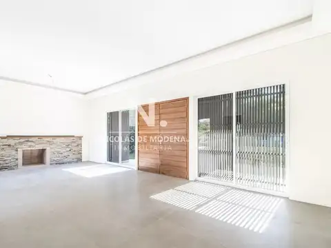Casa moderna a estrenar en barrio residencial de Punta del Este