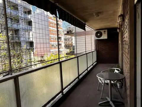 Venta - 4 ambientes - cochera fija cubierta - balcon - colegiales