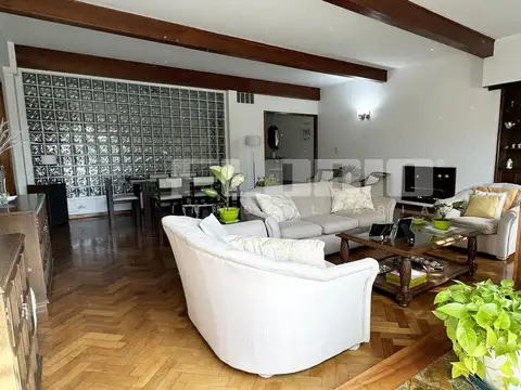 Casa 6 ambientes con 2 baños