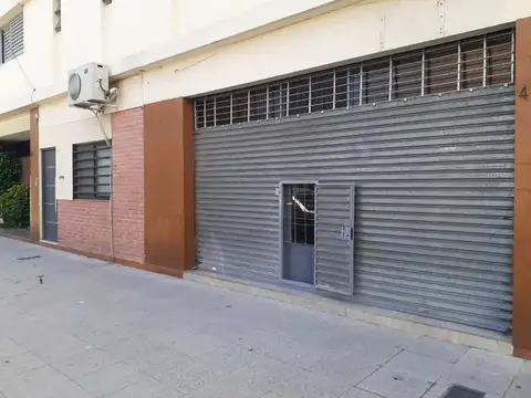 Local en Alquiler en Avellaneda, $ 550.000