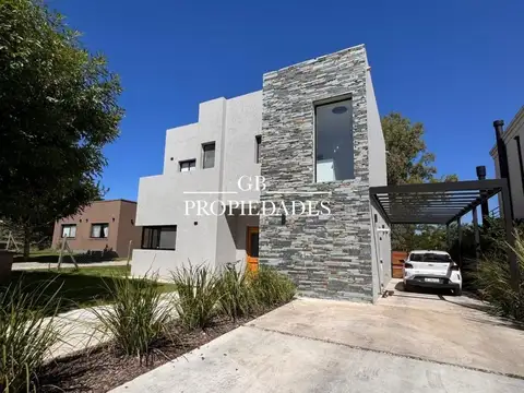 Casa en Alquiler de 4 dormitorios