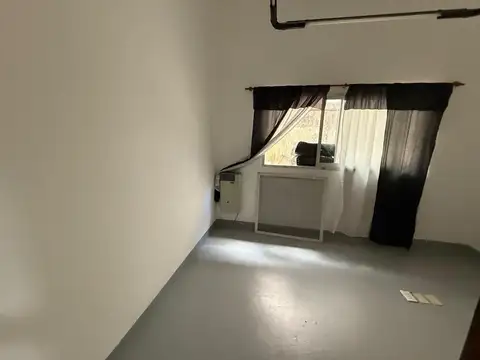 Oficina 4 ambientes con 1 baño