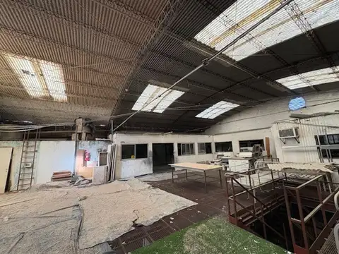 Galpón, deposito en Venta 760m2, oficinas entrada individual