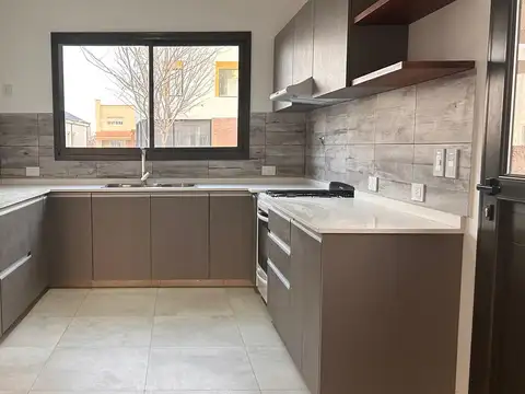 Casa en Alquiler de 3 dormitorios