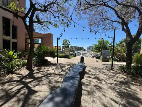 Boulevard Del Mirador 4332200