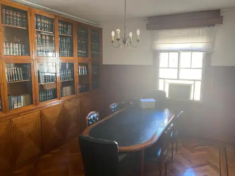 Roque Saenz Peña (cuadra peatonal) y Corrientes