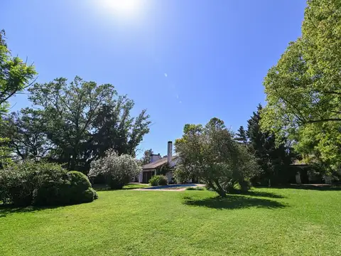 QUINTA 3 DORMITORIOS - EXCELENTE UBICACIÓN