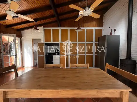 Casa 5 ambientes con 4 baños