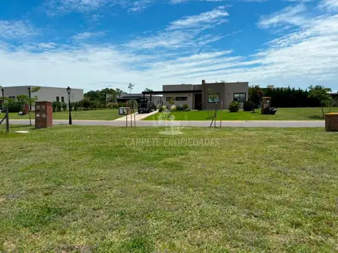 Lote Central en Barrio San Ramon, Pilar del Este. 100
