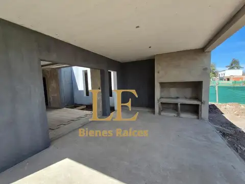 Pilar Del Este 100