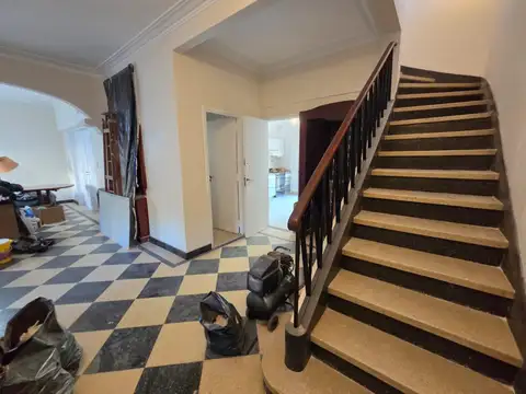 Casa 6 ambientes con 4 baños