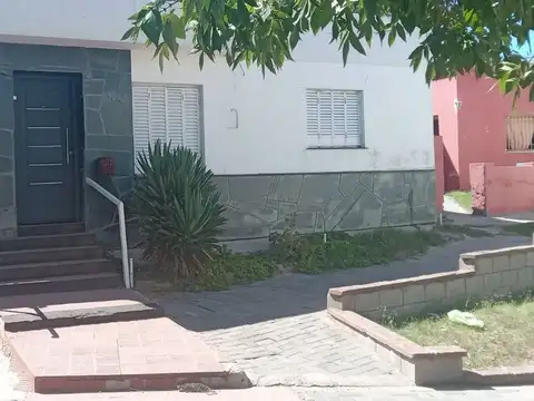 propiedad en venta: Casa + departamento San Luis