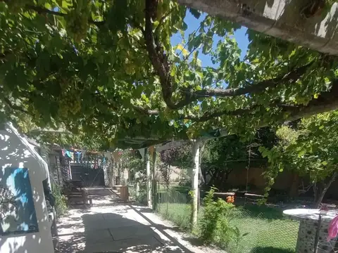 propiedad en venta: Casa + departamento San Luis