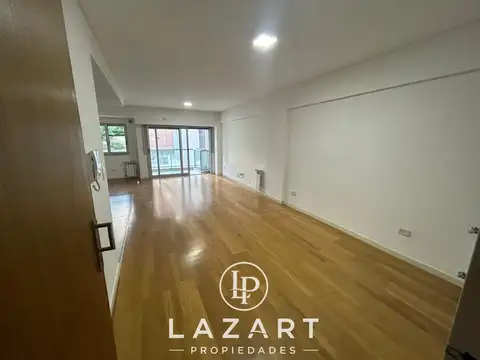 Departamento 1 ambiente con cochera sobre Av Libertador