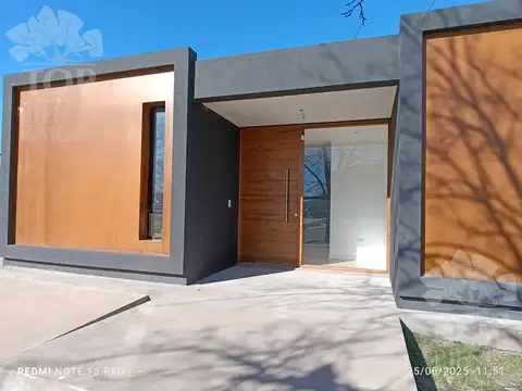 Casa en Venta en El Cantón - Barrio Golf, USD 280.000